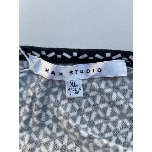MAX STUDIO, SIZE XL, BLACK AND WHITE TUNIC, V NECK, L/S - Picture 3 of 5